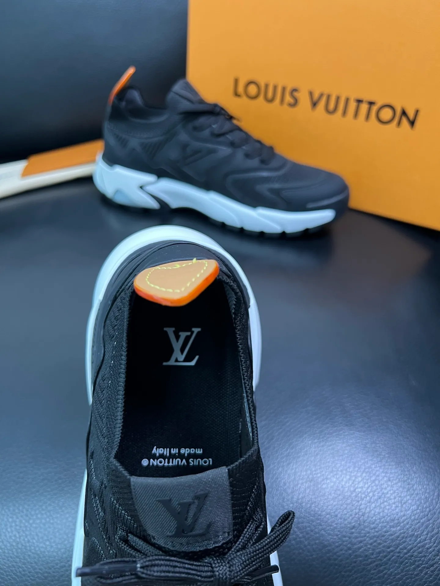 Men's shoes 💰660 Lv top purchasing Louis Vuitton Leather Shoes Counter Synchronization, imported fly woven fabrics from Italy, imported water-dyed cowhide lining, soles: original soles specially provided by the original factory, original factory follow-up orders, high quality, welcome to compare, code number 39-44 (custom-made 45) 85887